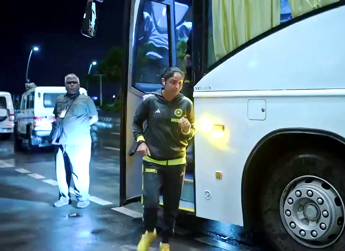 Women's T20 WC: Baahubali Actor Special Appearance In Team India's Arrival, Video in Dubai9