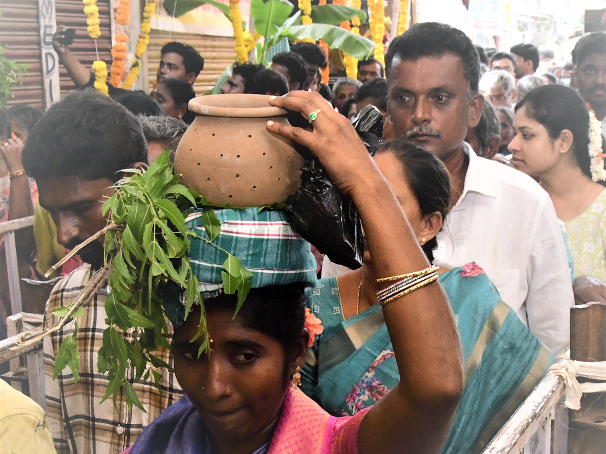 Poleramma Jatara Venkatagiri 2024 Photos2