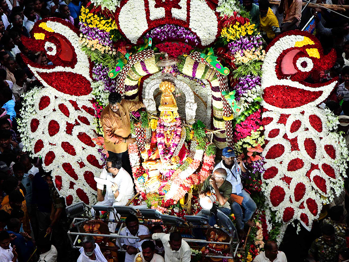 Tirupati : Poleramma Jatara Venkatagiri Photos17