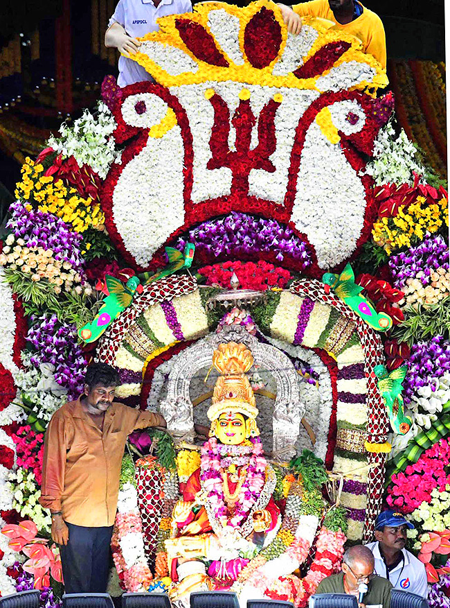 Tirupati : Poleramma Jatara Venkatagiri Photos28
