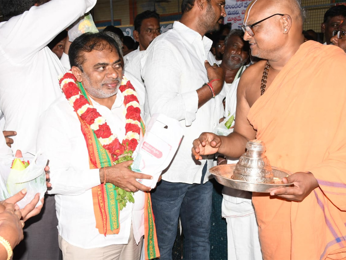YSRCP Leaders Statewide Temple Pooja Photos11