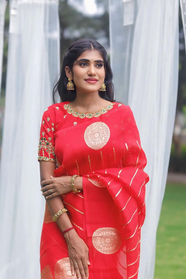 Tollywood Actress Bindu Bhargavi Acted As Janhvis Friend In Devara20