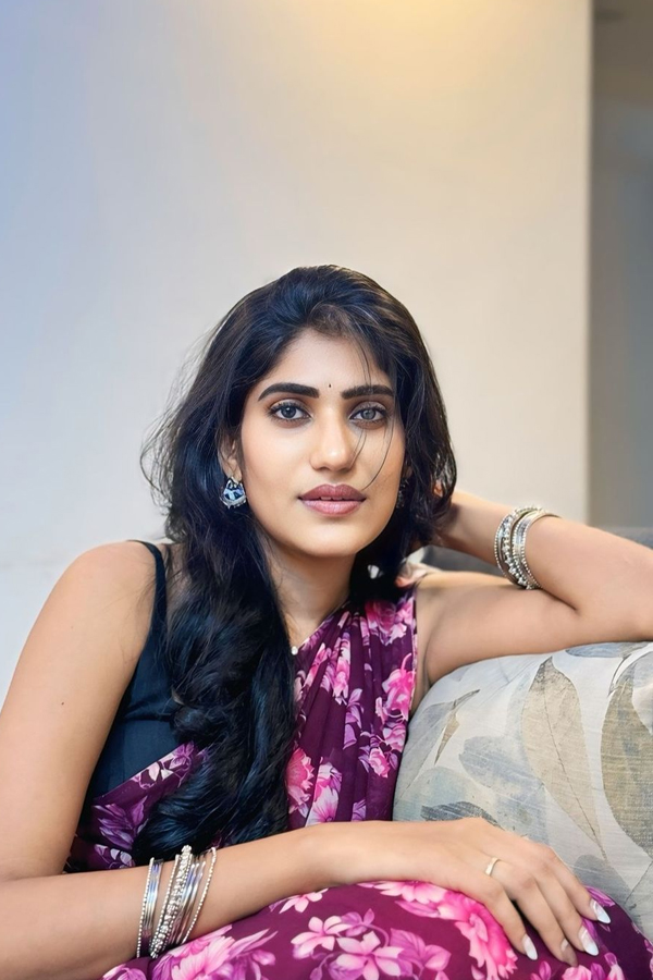 Tollywood Actress Bindu Bhargavi Acted As Janhvis Friend In Devara2