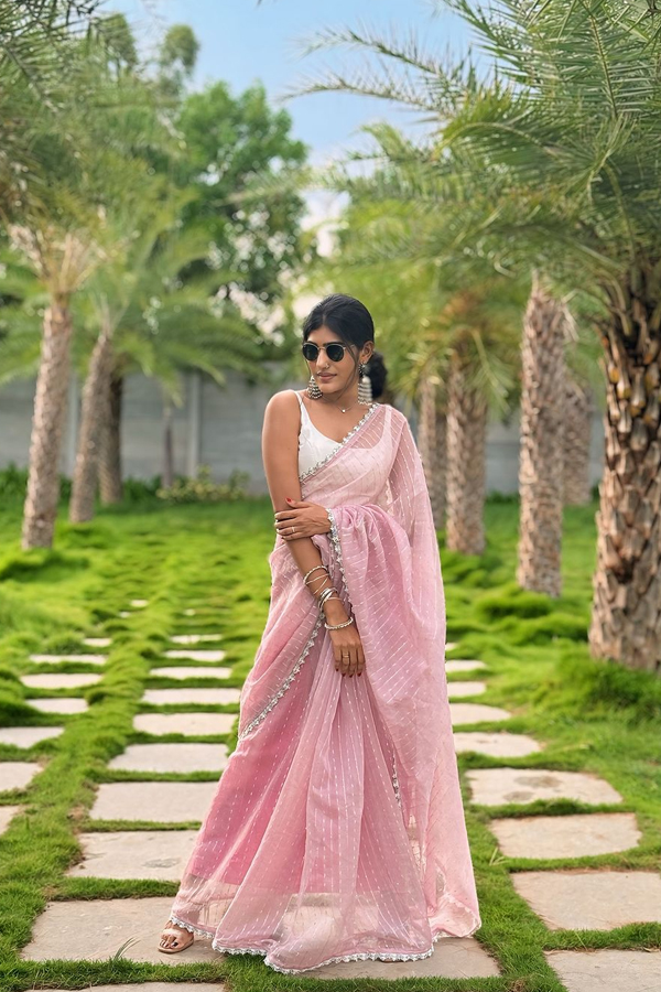 Tollywood Actress Bindu Bhargavi Acted As Janhvis Friend In Devara22