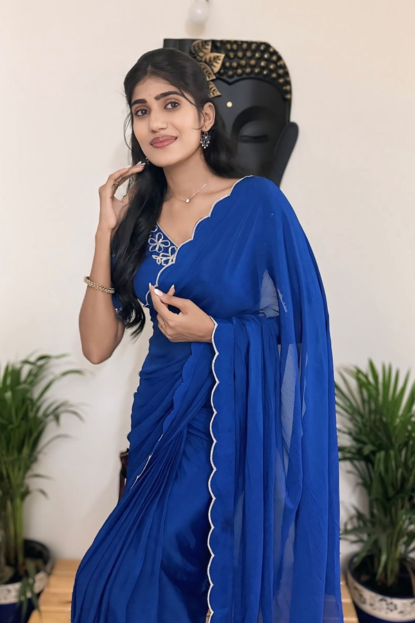 Tollywood Actress Bindu Bhargavi Acted As Janhvis Friend In Devara3