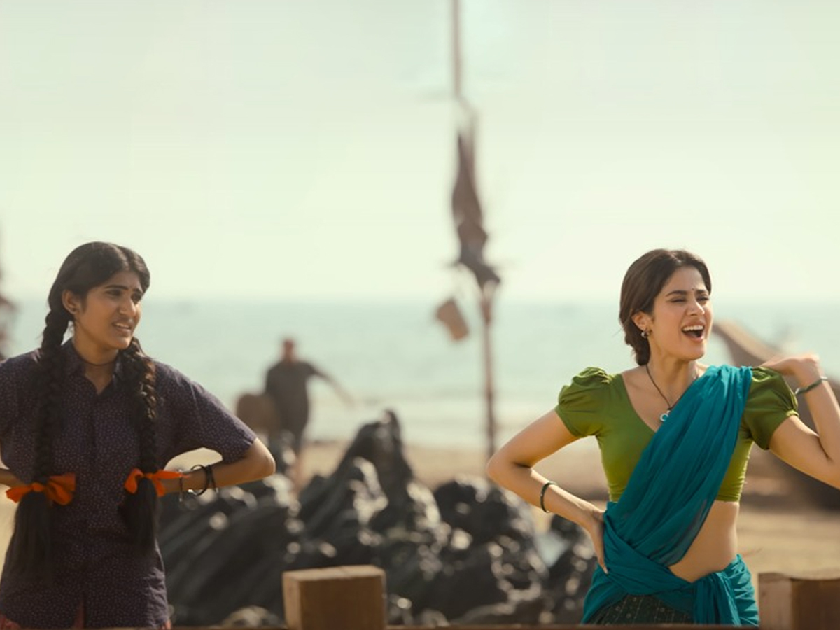 Tollywood Actress Bindu Bhargavi Acted As Janhvis Friend In Devara8