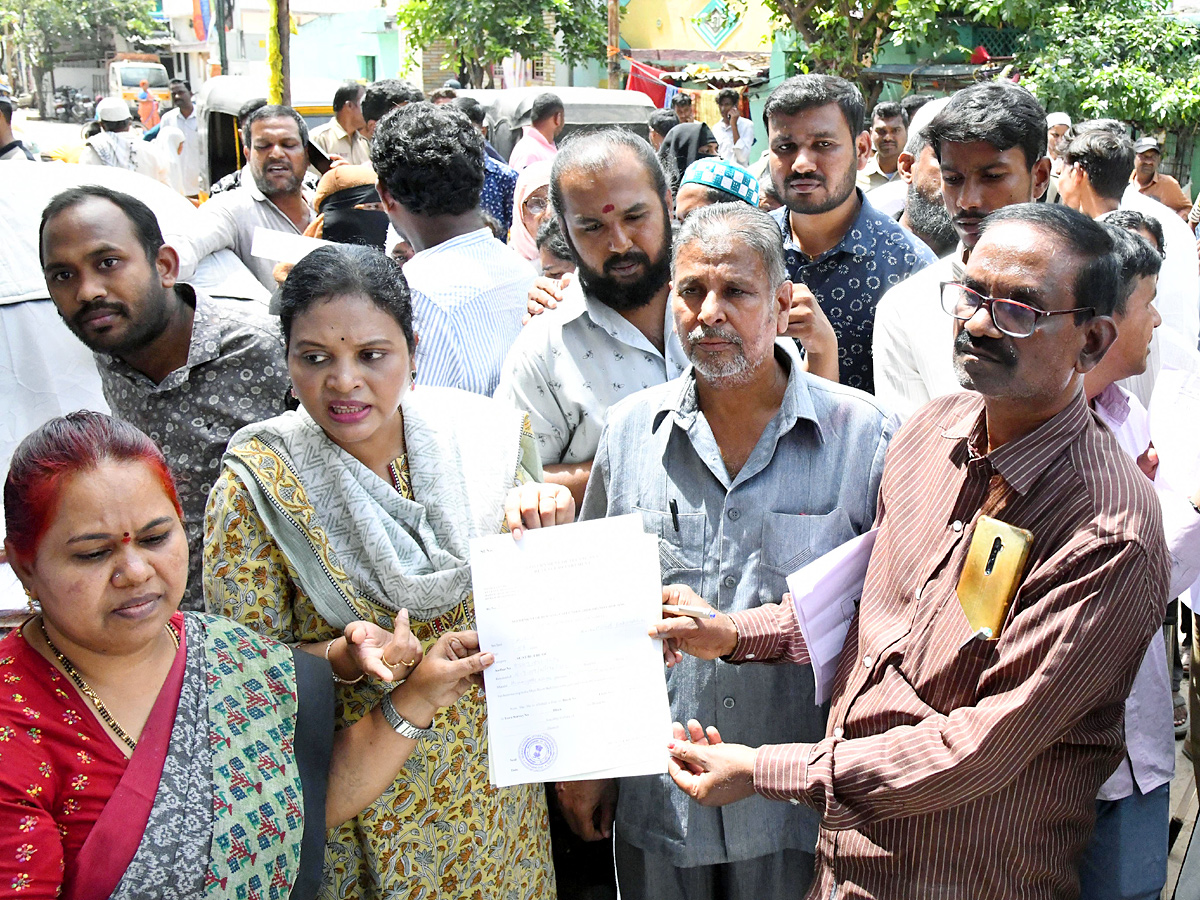 Double Bedroom Beneficiaries oppose allotment of houses to Musi project oustees Photos3