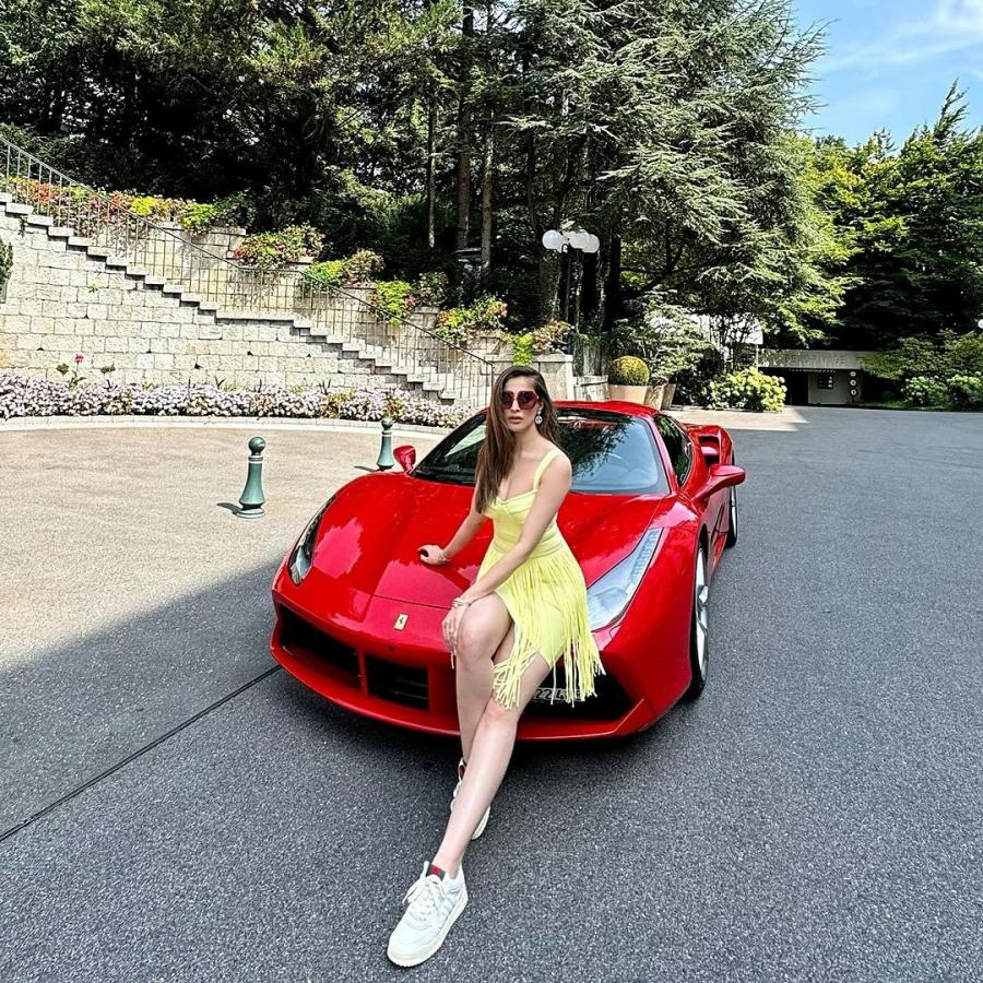 Actress Raai Laxmi Switzerland Trip Photos Goes Viral2