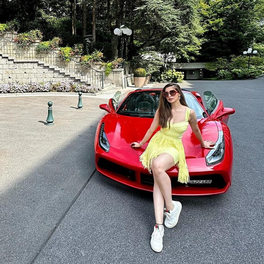 Actress Raai Laxmi Switzerland Trip Photos Goes Viral3