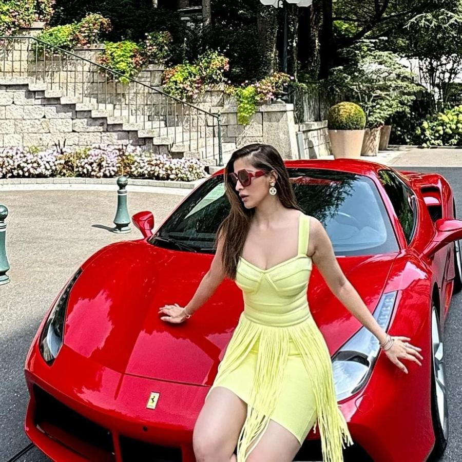 Actress Raai Laxmi Switzerland Trip Photos Goes Viral6