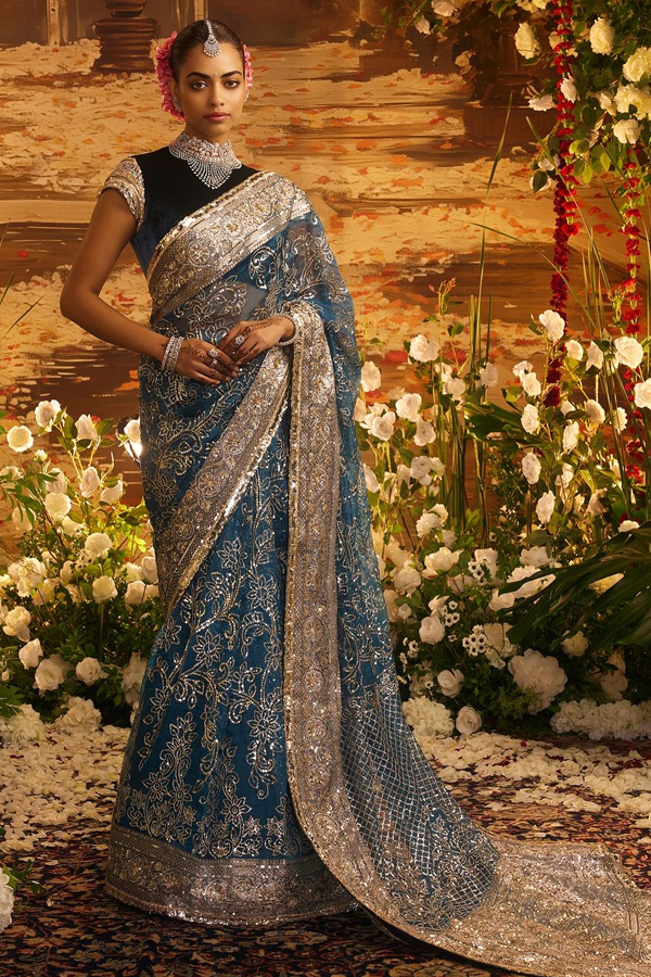Manish Malhotra's Amazing Dreamy Wedding Couple Outfits22