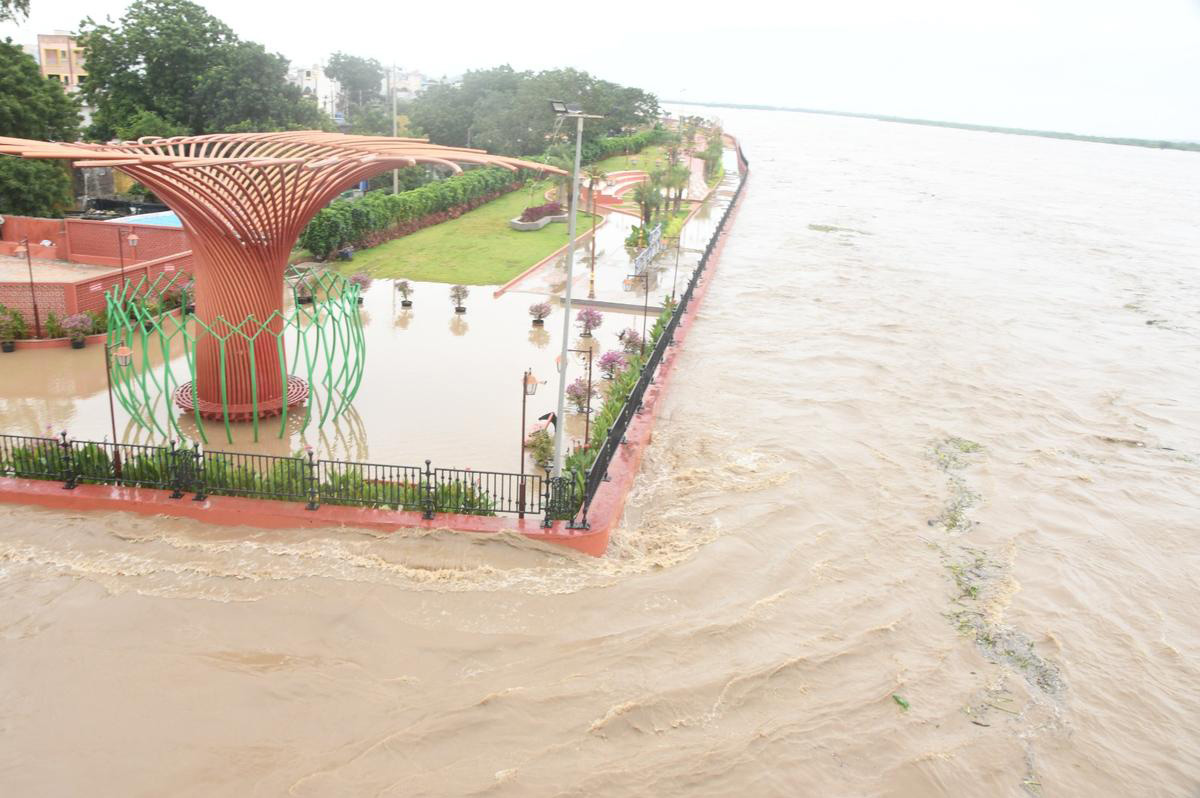 Riverfront park new landmark vijayawada photos7
