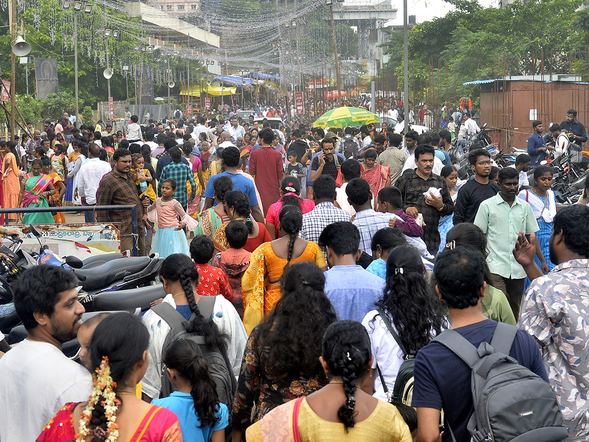 Devotees Huge Rush at Indrakeeladri Durga Devi Temple 17
