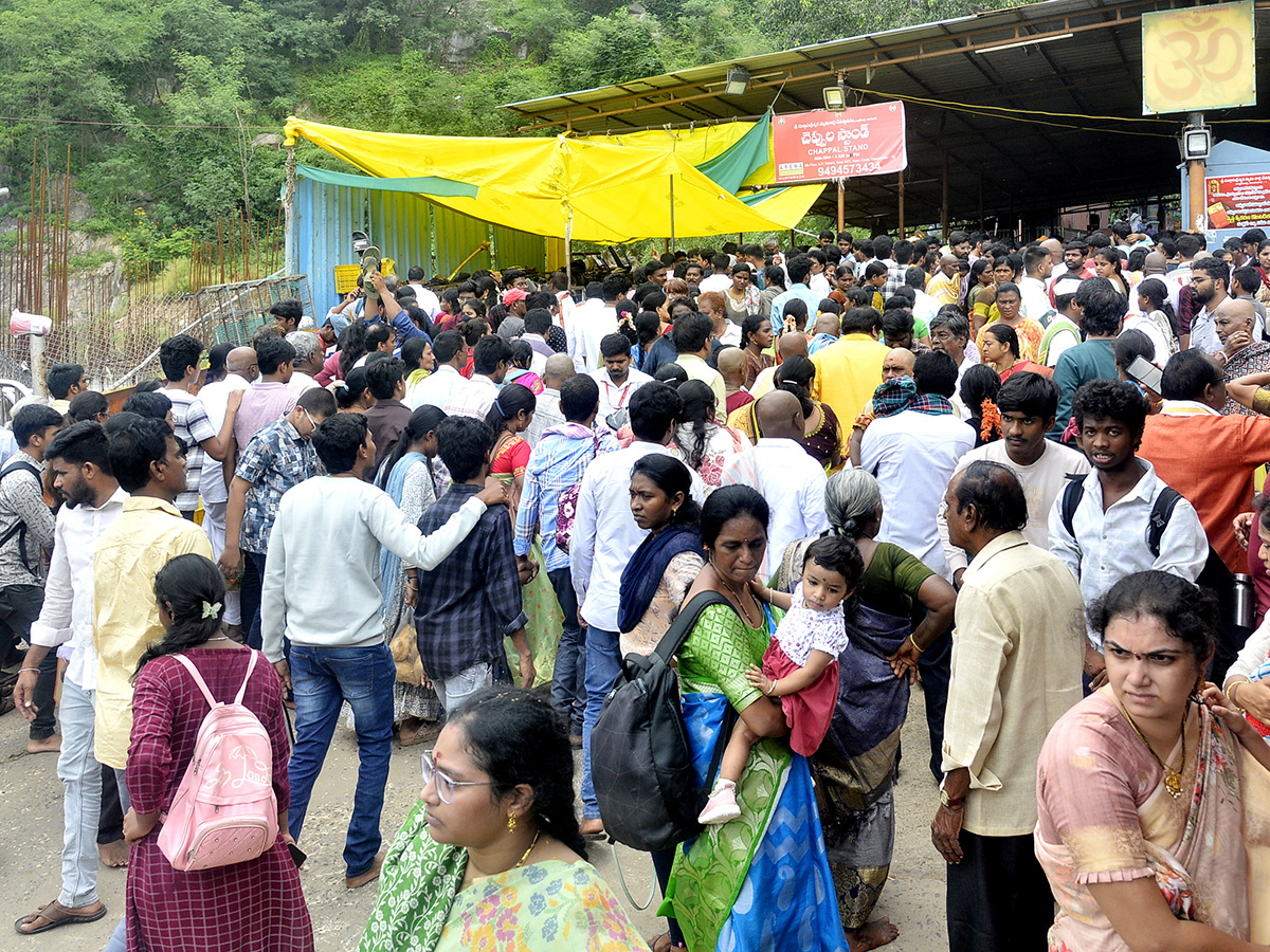 Devotees Huge Rush at Indrakeeladri Durga Devi Temple 18