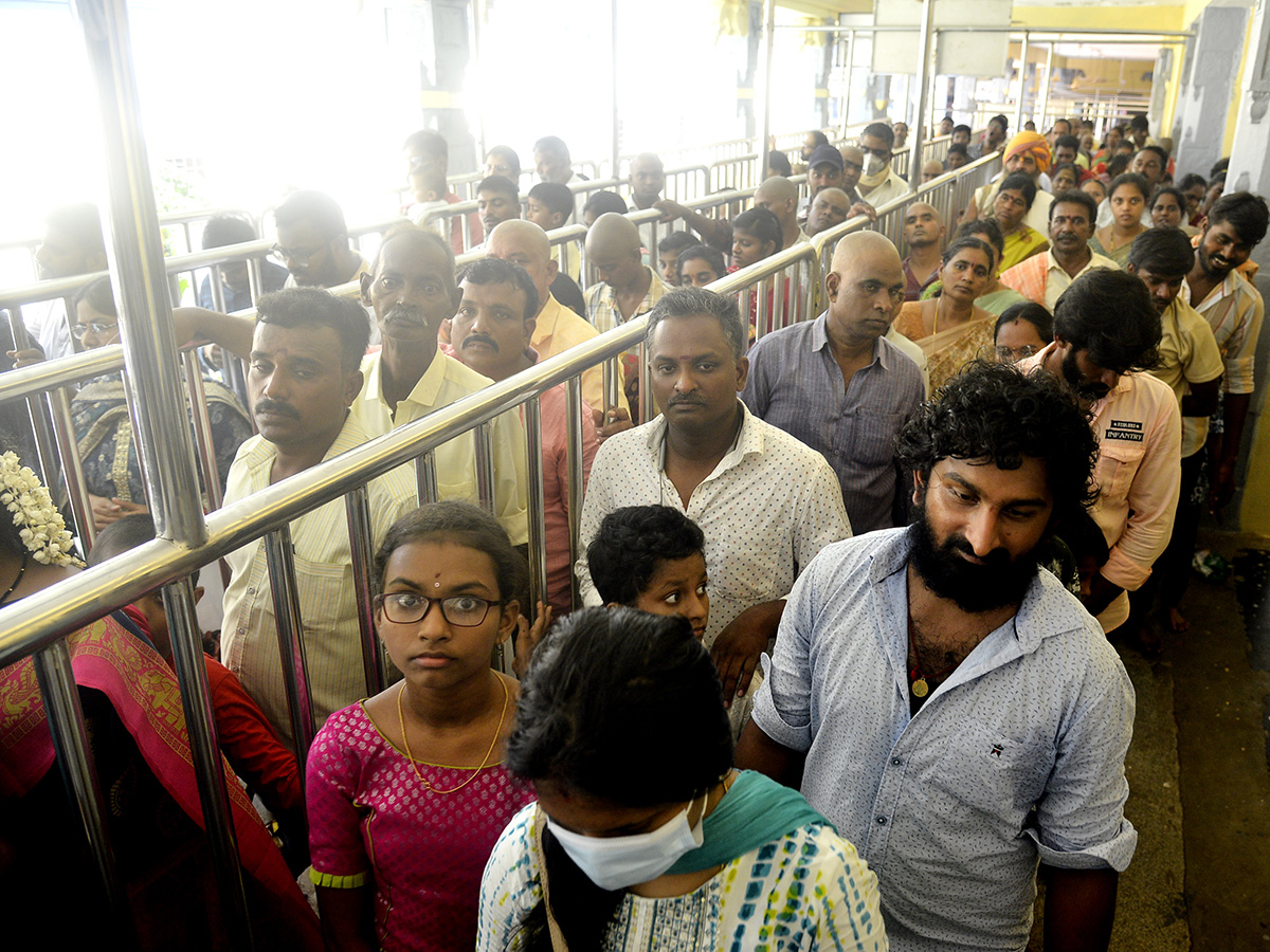 Devotees Huge Rush at Indrakeeladri Durga Devi Temple 19