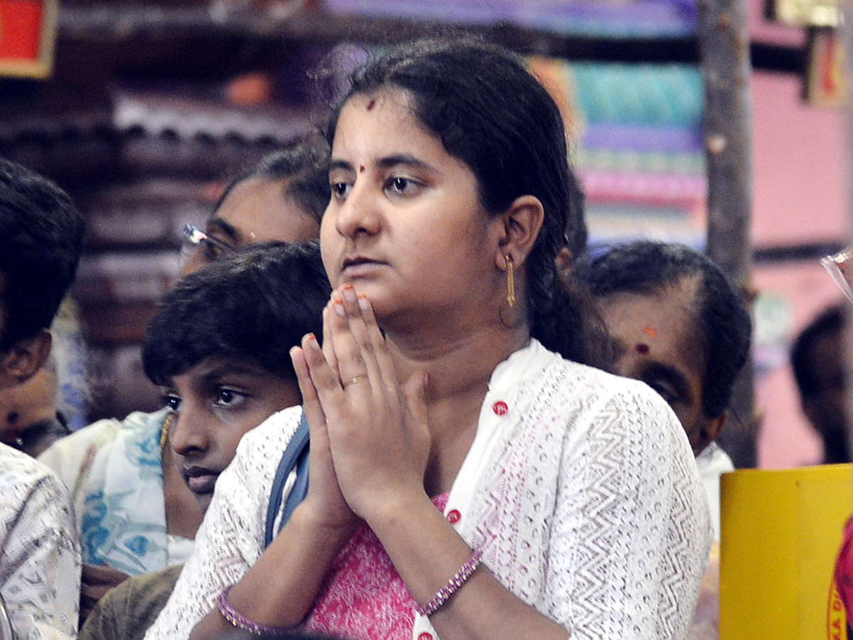 Devotees Huge Rush at Indrakeeladri Durga Devi Temple 3