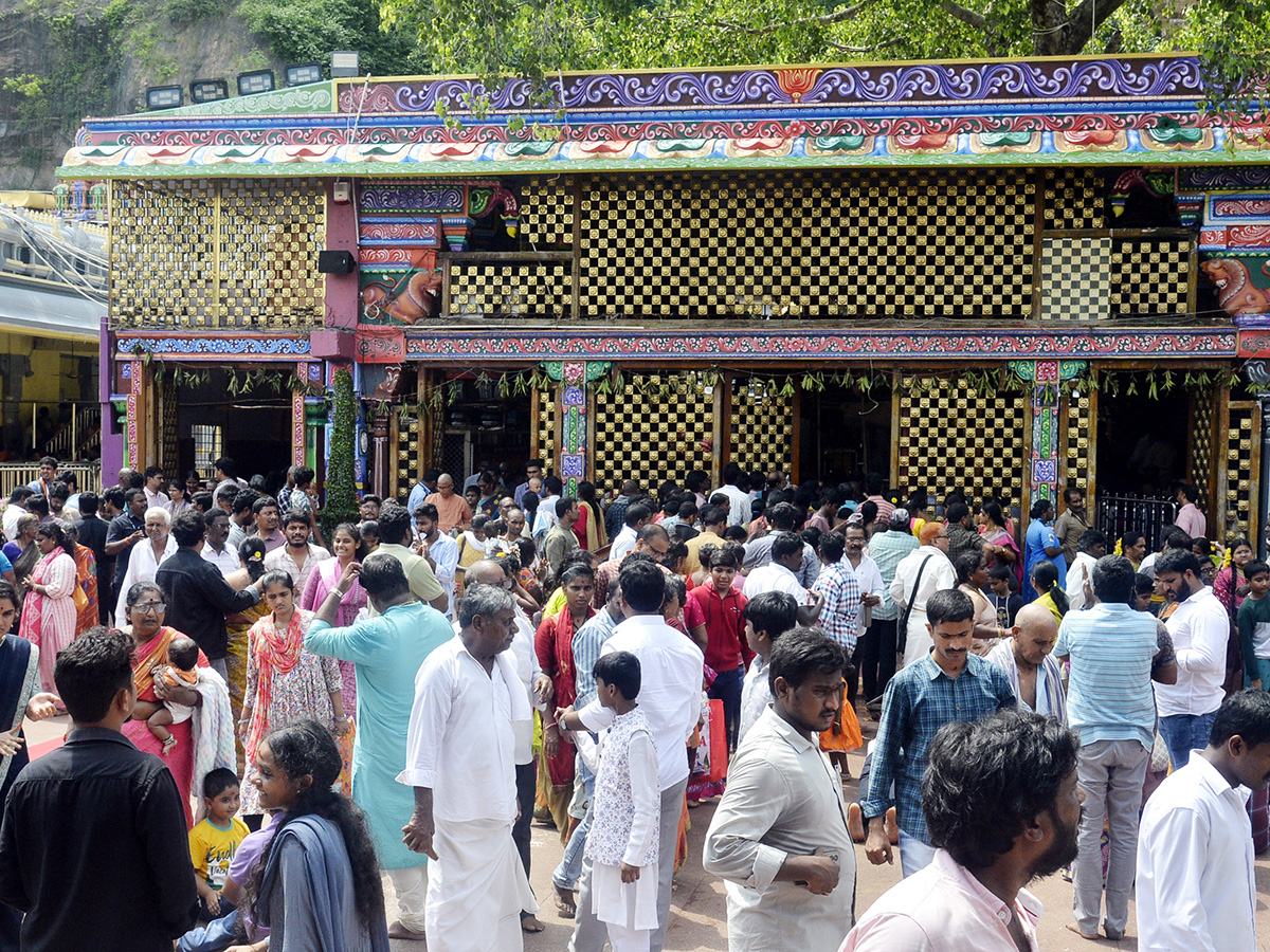 Devotees Huge Rush at Indrakeeladri Durga Devi Temple 7