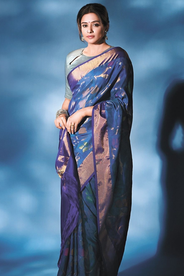 Tollywood Actress Priyamani Stylish Ethnic Wear Collection For Dussehra5
