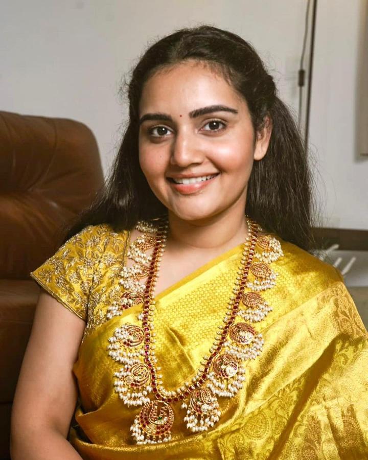 Actress sonia singh visits Tirumala Tirupati Devasthanam photos viral12