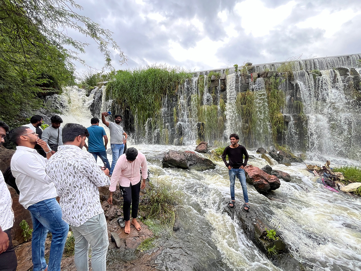 Youth Dangerously Taking Photos At Pedda Amberpet Water Falls5