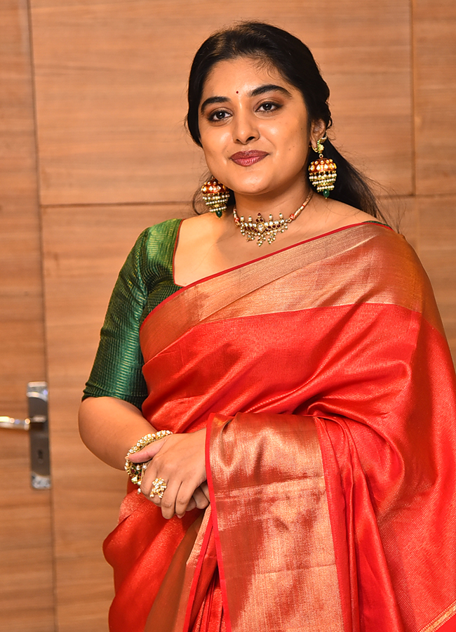 Actress Nivetha Thomas HD Photos13