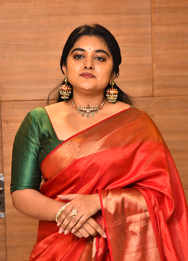 Actress Nivetha Thomas HD Photos18
