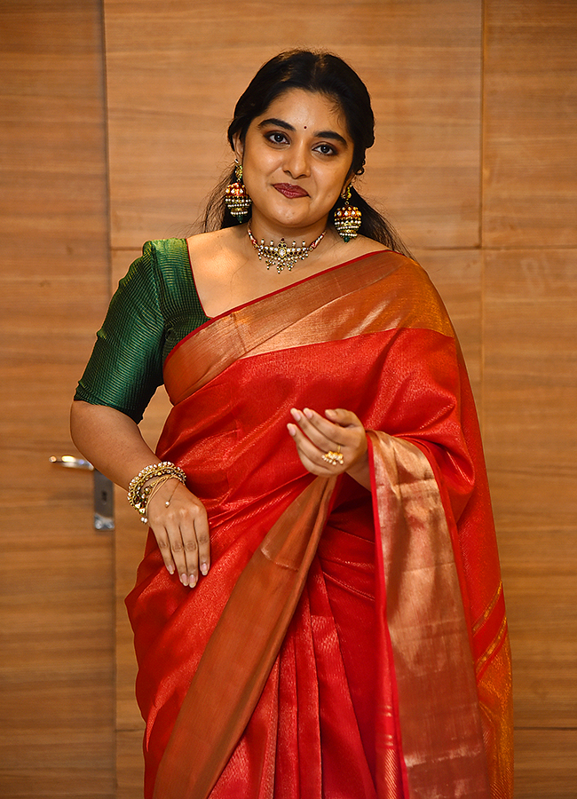 Actress Nivetha Thomas HD Photos20