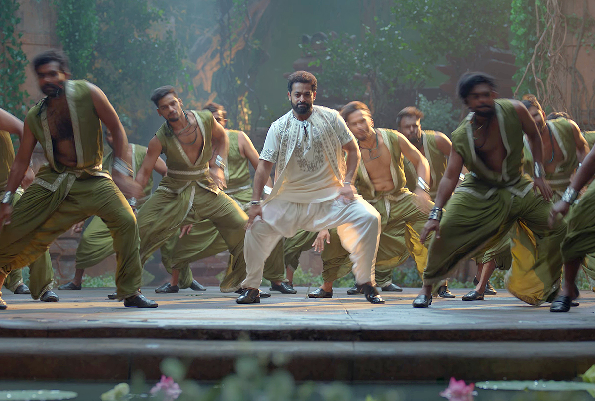 Jr NTR And Janhvi Kapoor Devara Song HD Photos12