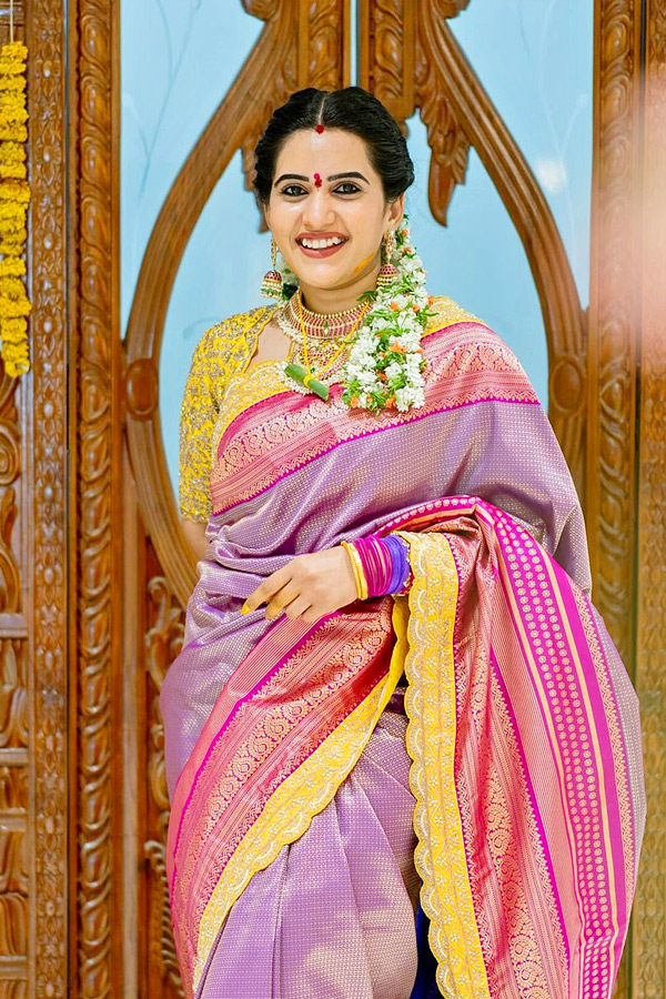 Anchor Sravanthi Chokarapu perform Pooja Photos2