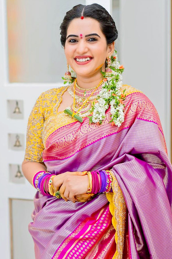 Anchor Sravanthi Chokarapu perform Pooja Photos3