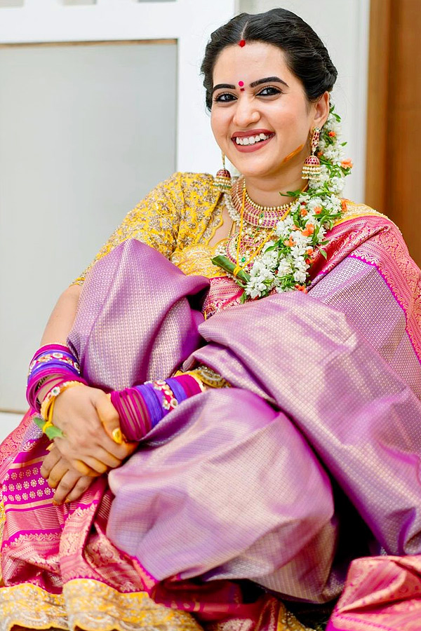 Anchor Sravanthi Chokarapu perform Pooja Photos4