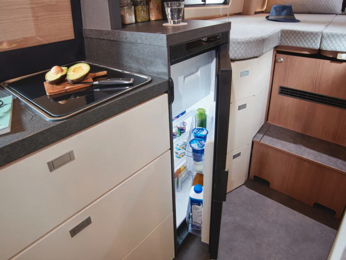 Mercedes Sprinter Motorhome Van Photos21