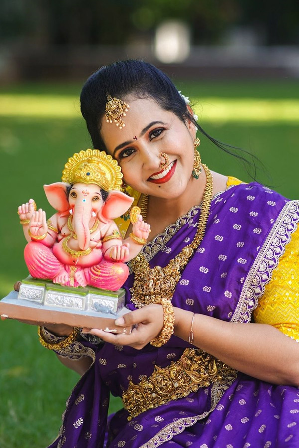 Celebreties celebrate Ganesh Chawthi in The Houses Photos13