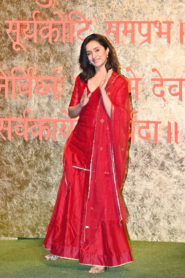 celebrities at Ambani Ganpati celebrations Photos12