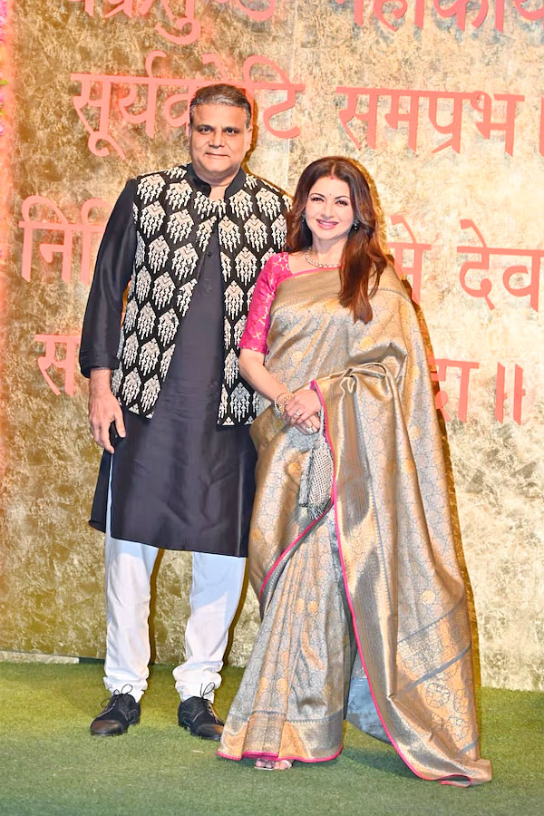 celebrities at Ambani Ganpati celebrations Photos7