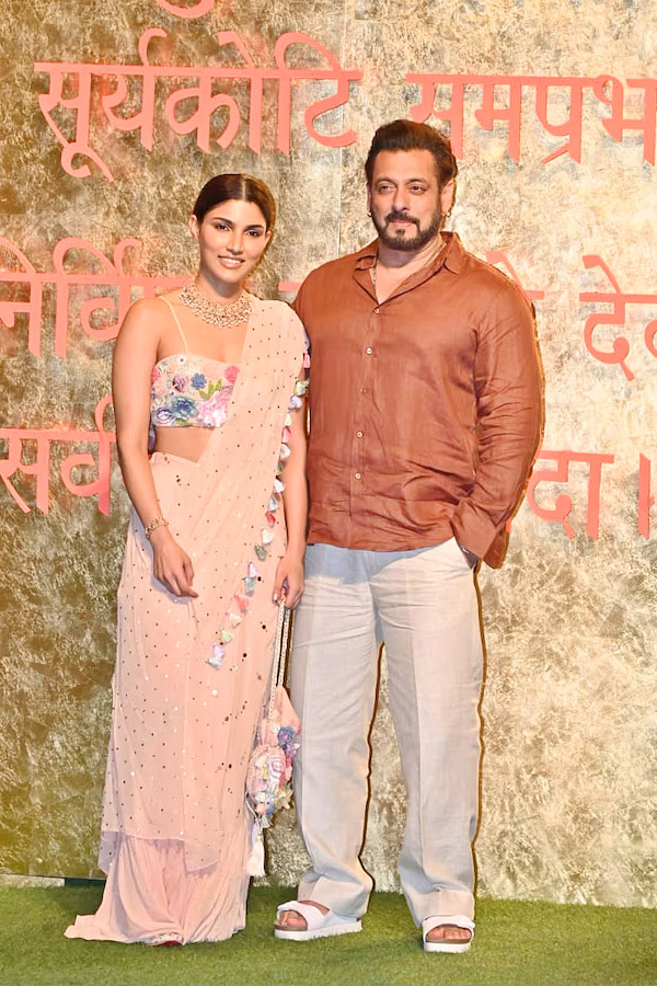 celebrities at Ambani Ganpati celebrations Photos10