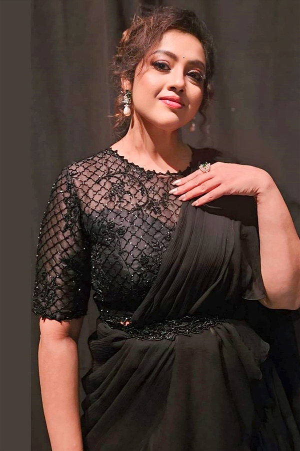 Beautiful Meena at The Red Carpet Of IIFA Awards 2024 Photos8