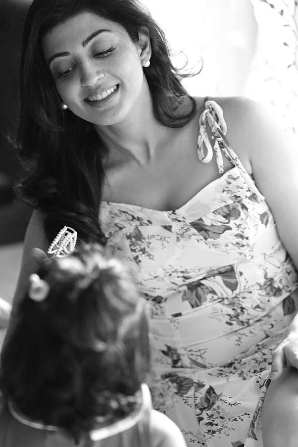 Photos Of Heroine Pranitha Subhash With Her New Born Baby14