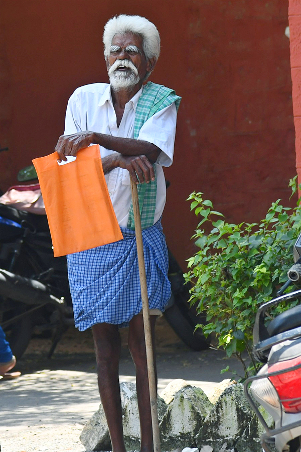 Second Day Flood Victims Crowd At collectorate Vijayawada Photos13