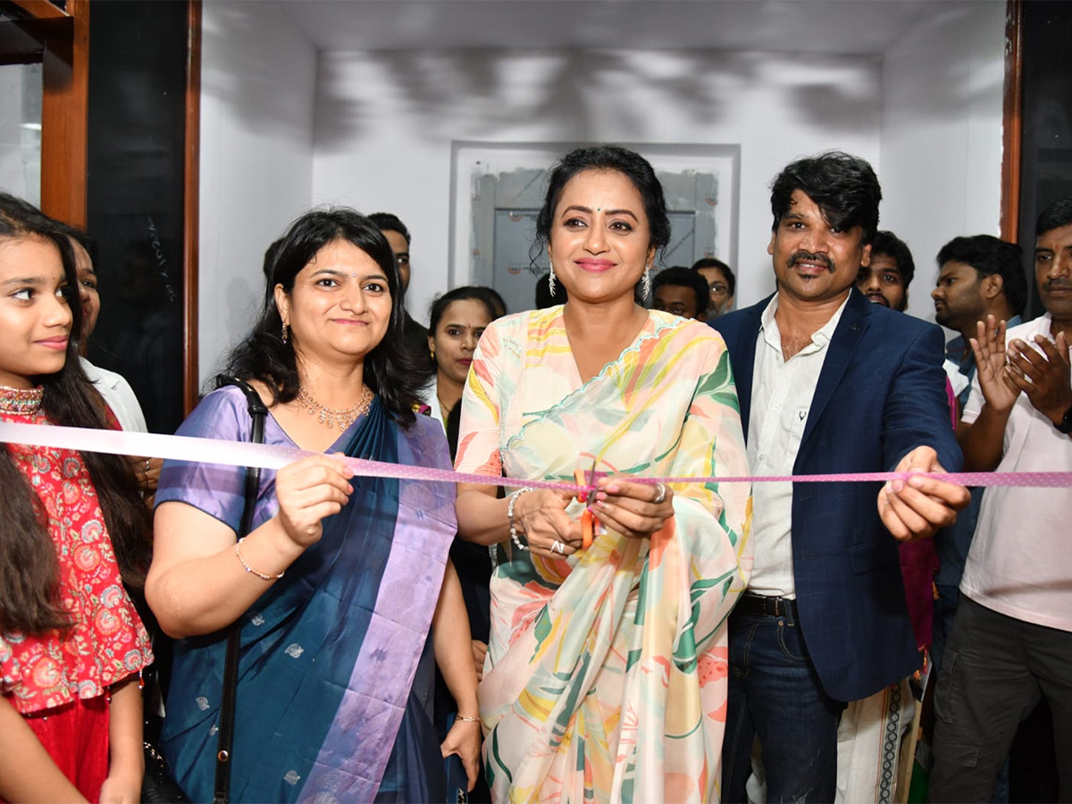Anchor Suma at Visit Kukatpally Photos9