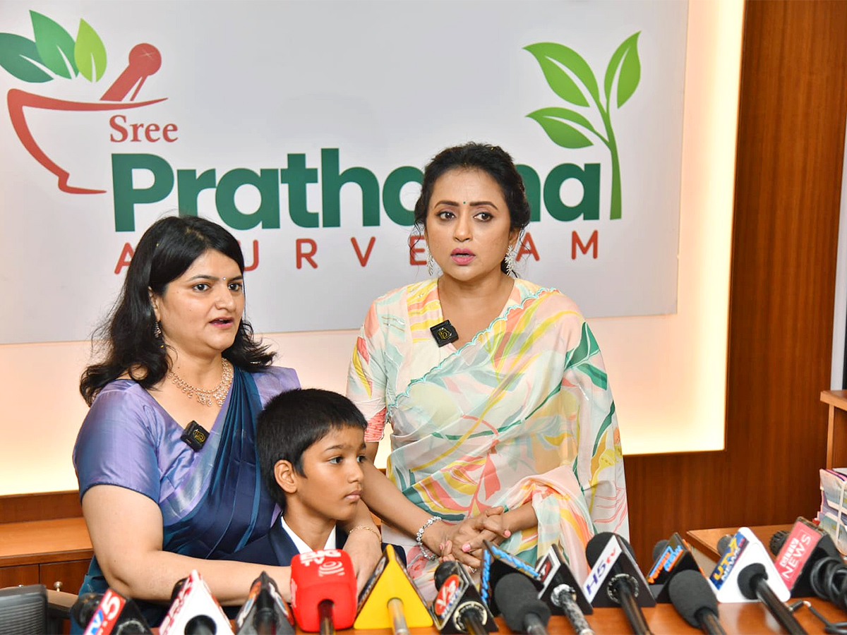 Anchor Suma at Visit Kukatpally Photos15