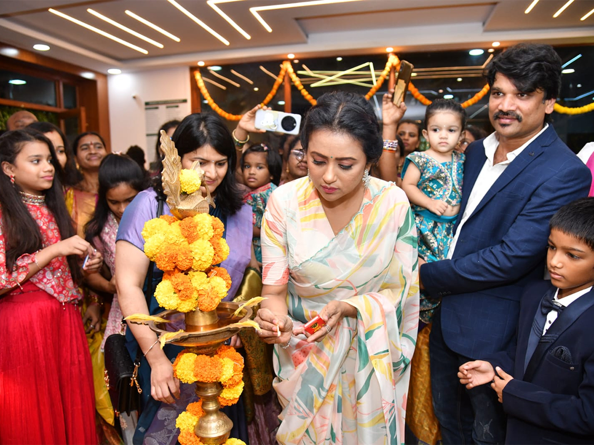 Anchor Suma at Visit Kukatpally Photos4
