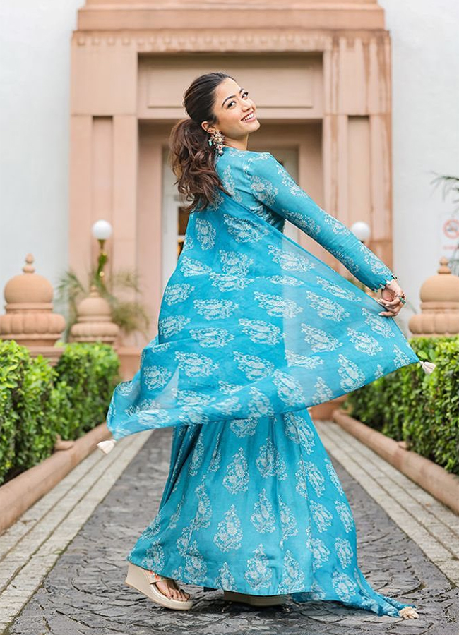 Dussehra 2024: Festive Vibes Were Immaculate With Rashmika Mandanna Ethnic Wear4