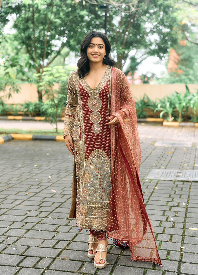 Dussehra 2024: Festive Vibes Were Immaculate With Rashmika Mandanna Ethnic Wear8