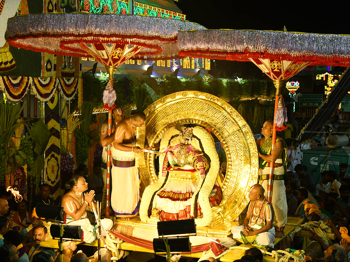 Lord Venkateswara appears on Chandraprabha Vahanam At Tirumala Salakatla Brahmotsavam 2024 Photos1