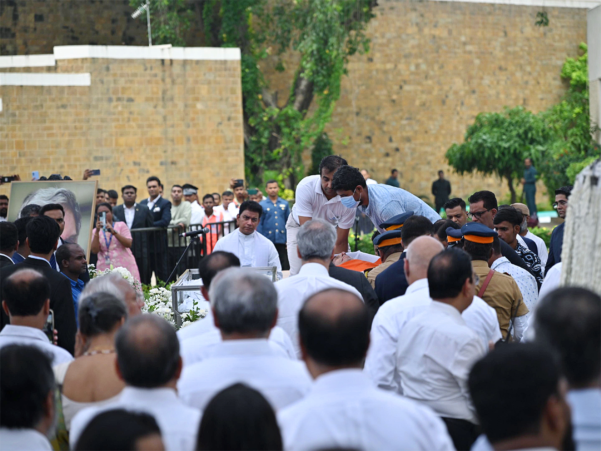 Ratan Tata's Final Journey: Officials Tribute At NCPA Lawns, Mumbai Photos3