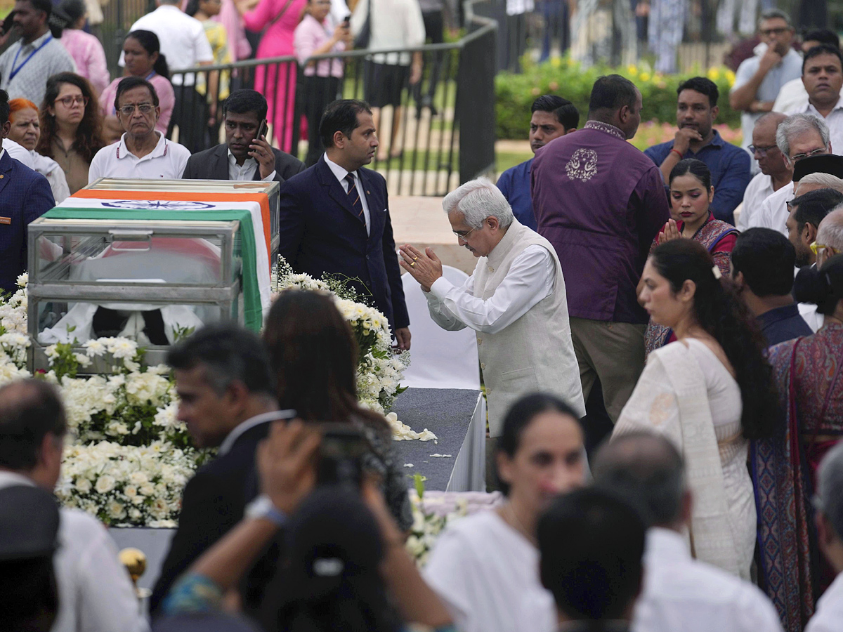 Ratan Tata's Final Journey: Officials Tribute At NCPA Lawns, Mumbai Photos19