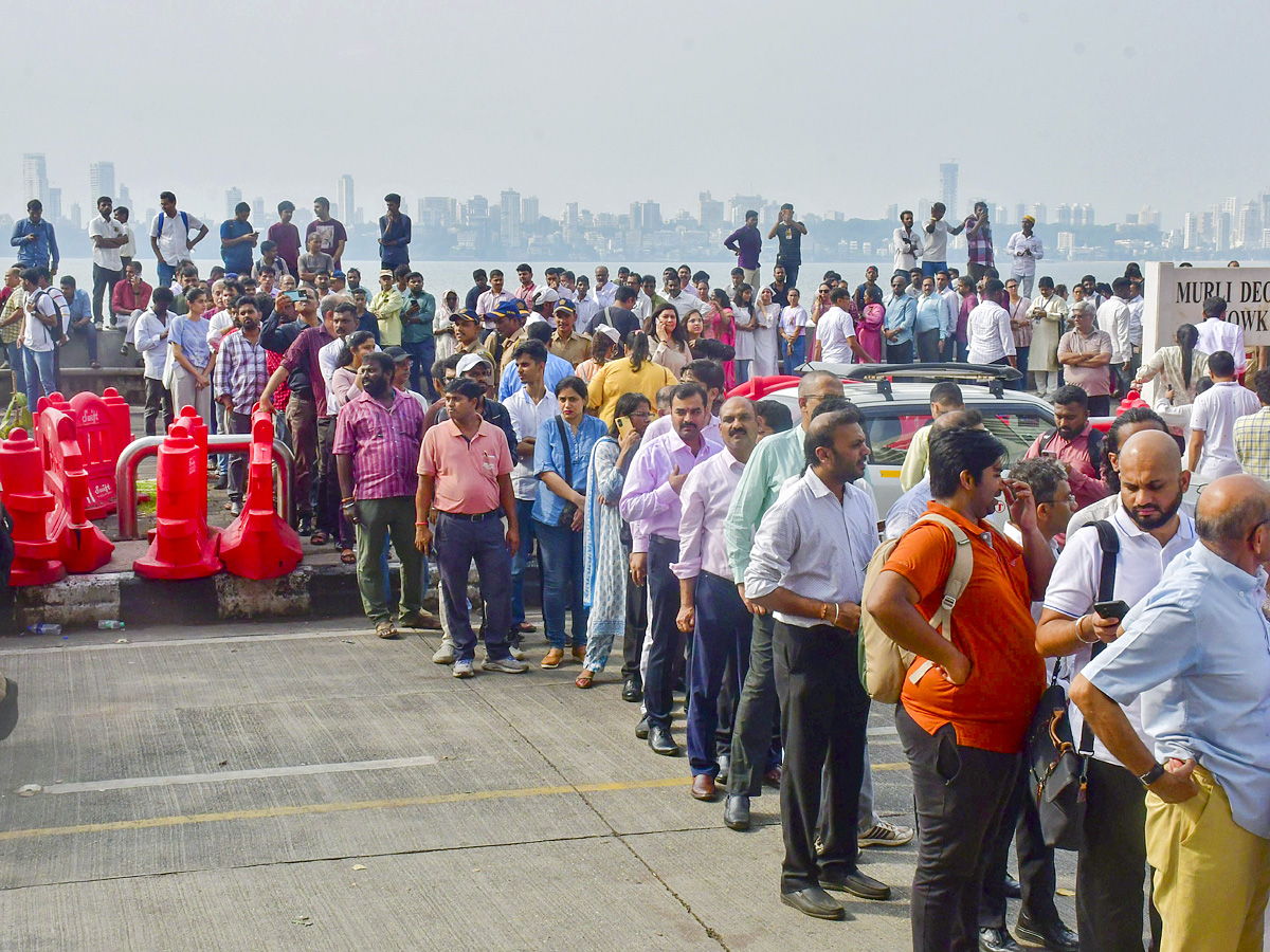 Ratan Tata's Last Rites With State Honours, Thousands Gather To Pay Tributes Photos13