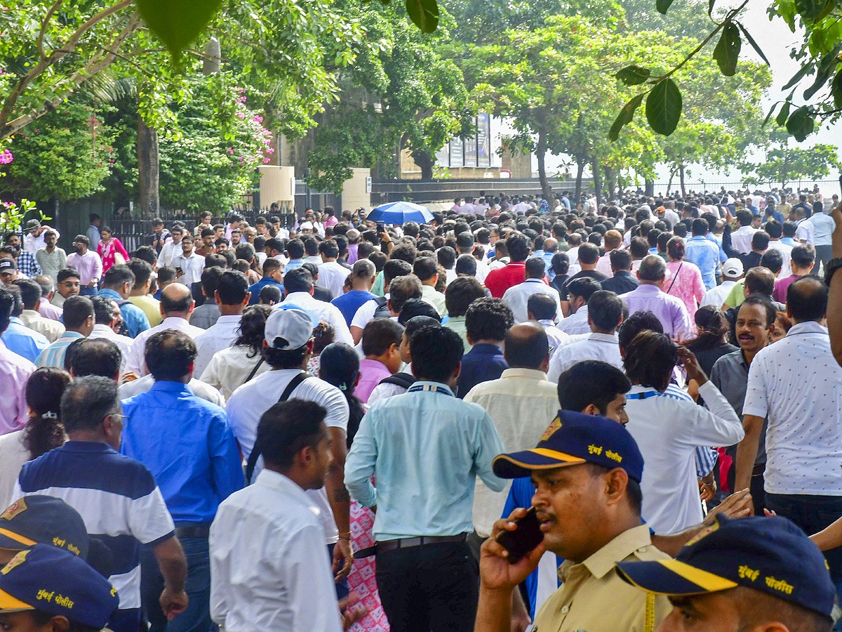 Ratan Tata's Last Rites With State Honours, Thousands Gather To Pay Tributes Photos14