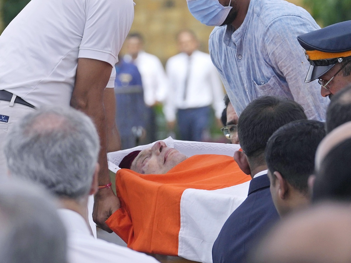 Ratan Tata's Last Rites With State Honours, Thousands Gather To Pay Tributes Photos20